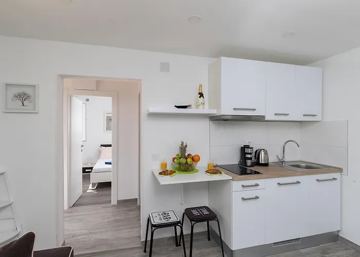 Semi * דוברובניק